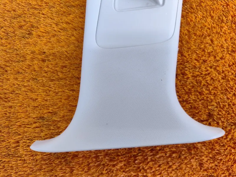 Обшивка центральной стойки