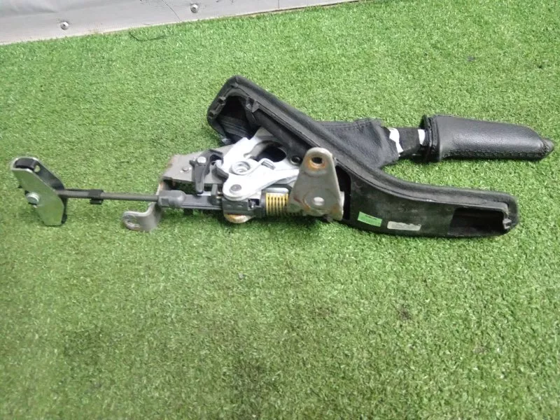 Рычаг стояночного тормоза