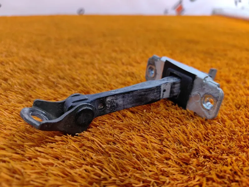 Ограничитель двери