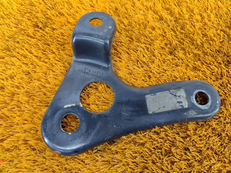 Крепление балки подвески