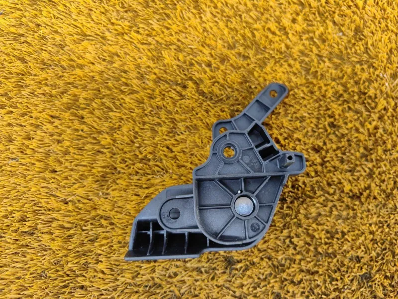 Ручка открывания капота