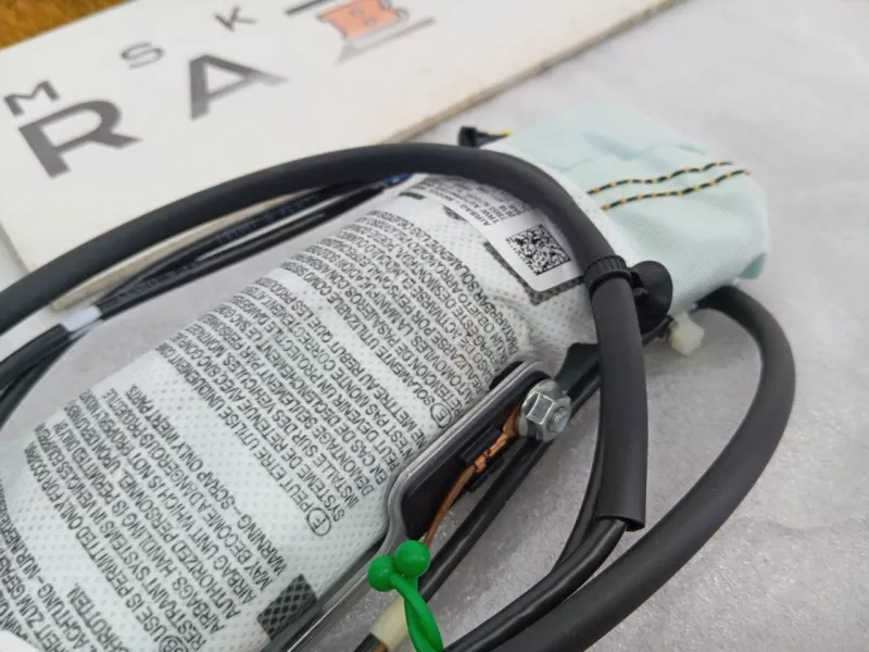 Шторка безопасности Audi A6 2018 4G8880242B C7, правая