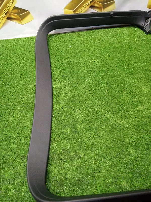 Обшивка двери багажника