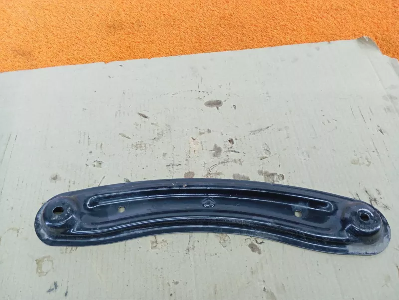 Крепление глушителя