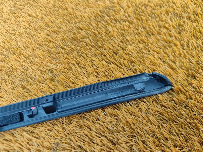 Молдинг стекла