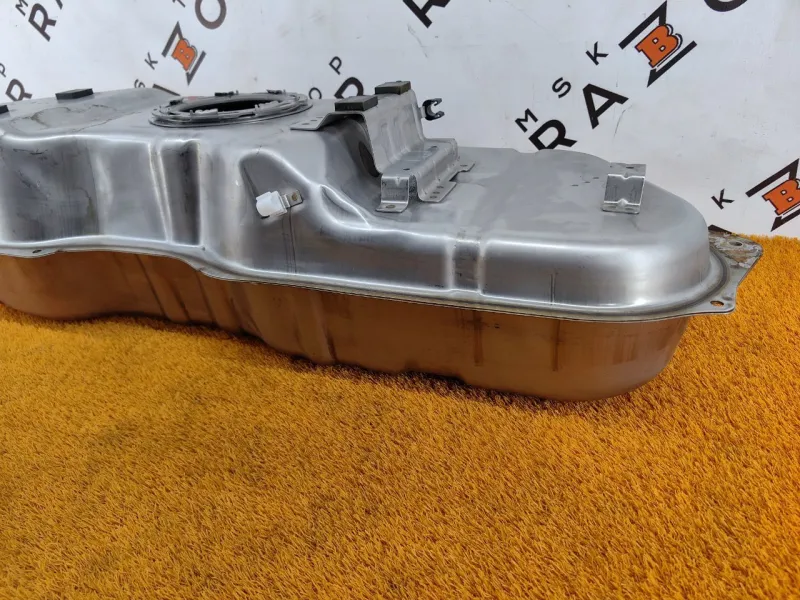 Бак топливный