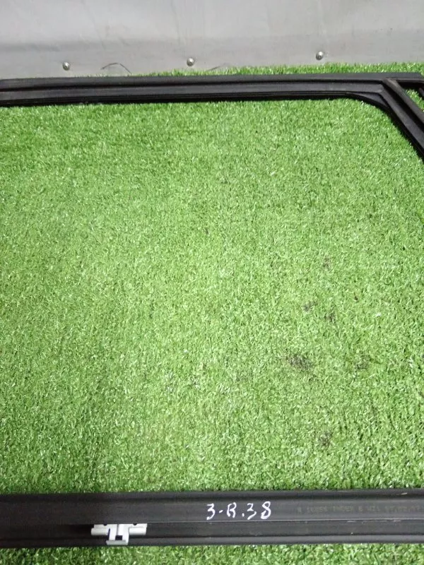 Уплотнитель стекла двери