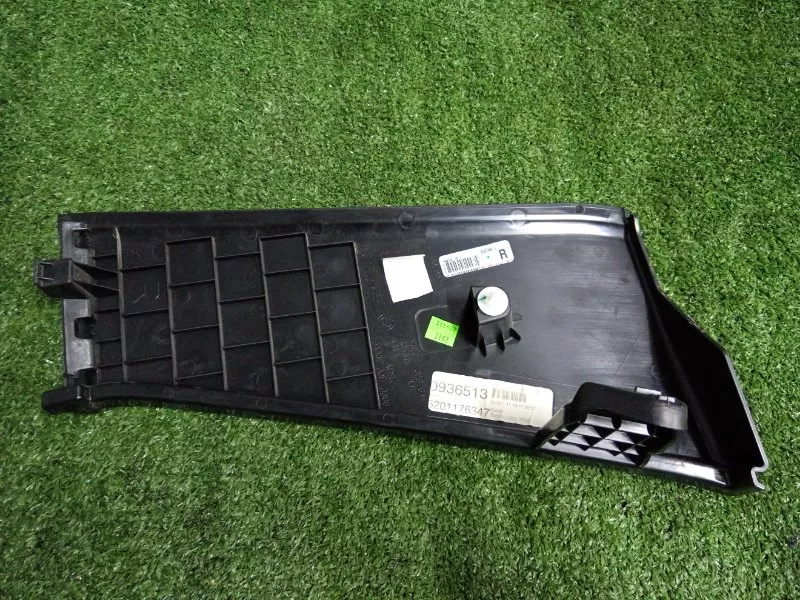 Накладка крышки багажника