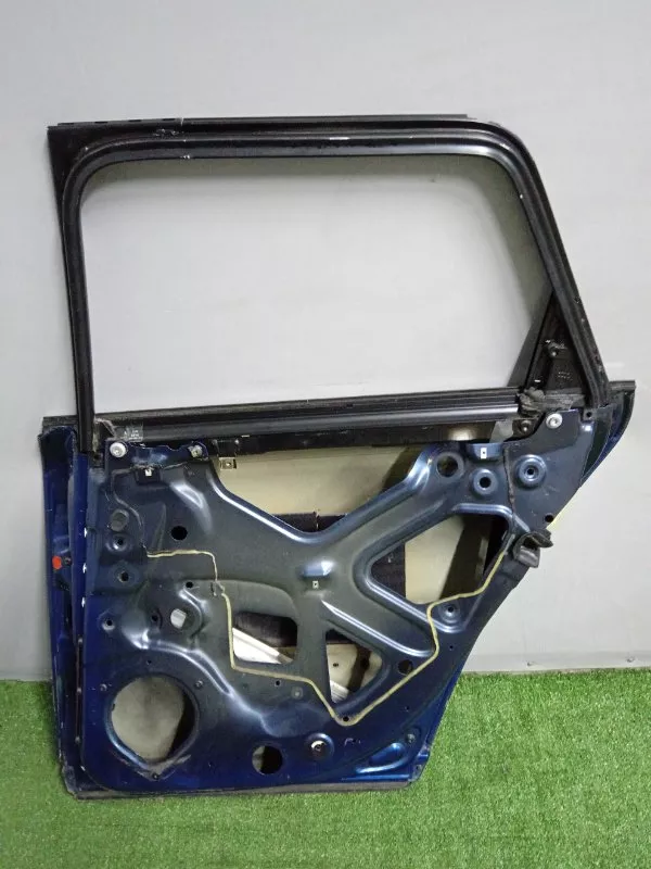 Дверь Audi A4 2007 8E0833052J B7, задняя правая
