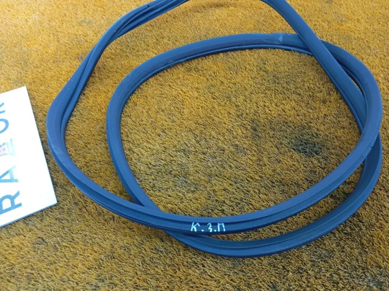 Уплотнитель проема двери