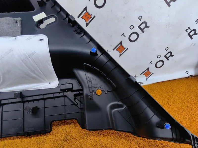 Обшивка багажника