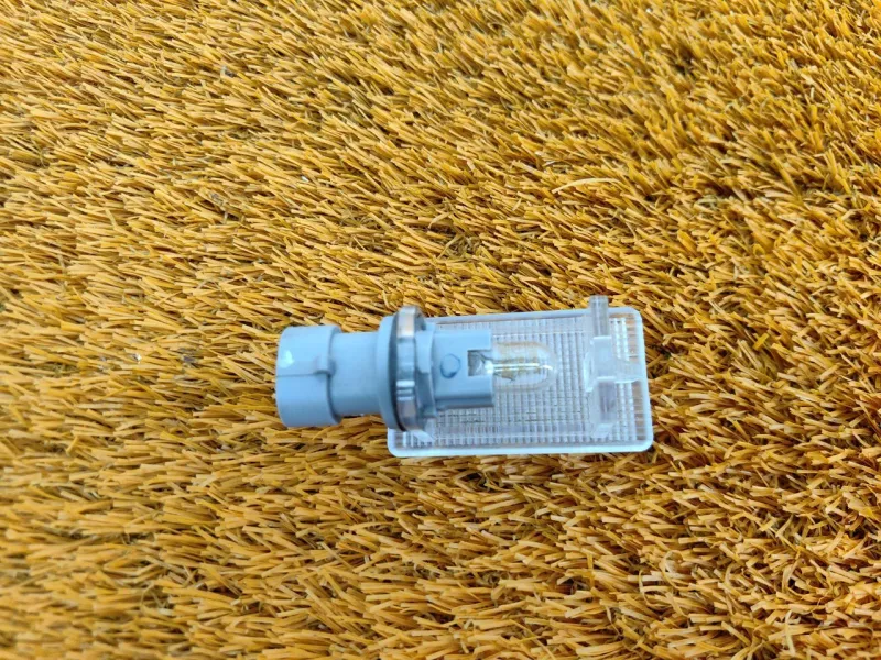 Плафон подсветки багажника