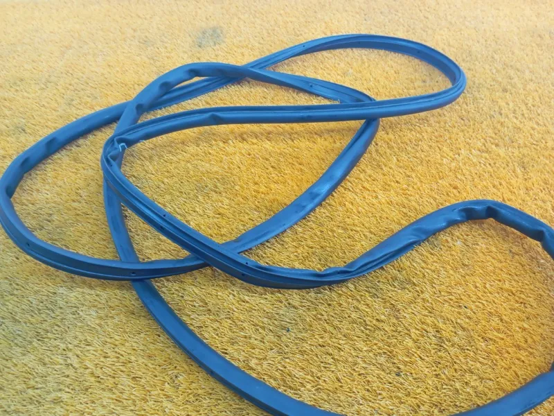 Уплотнитель двери