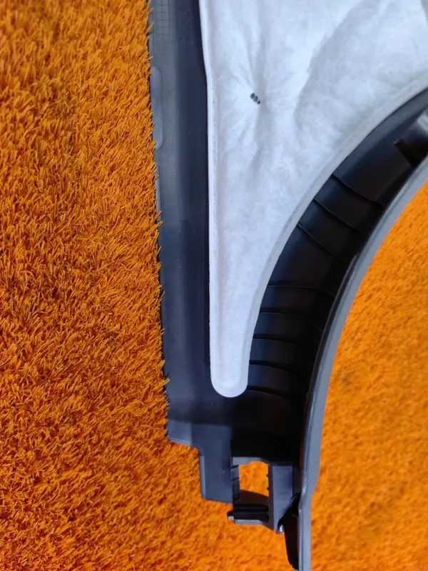 Обшивка центральной стойки