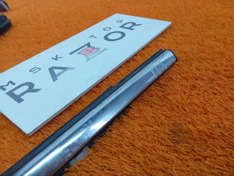 Молдинг стекла