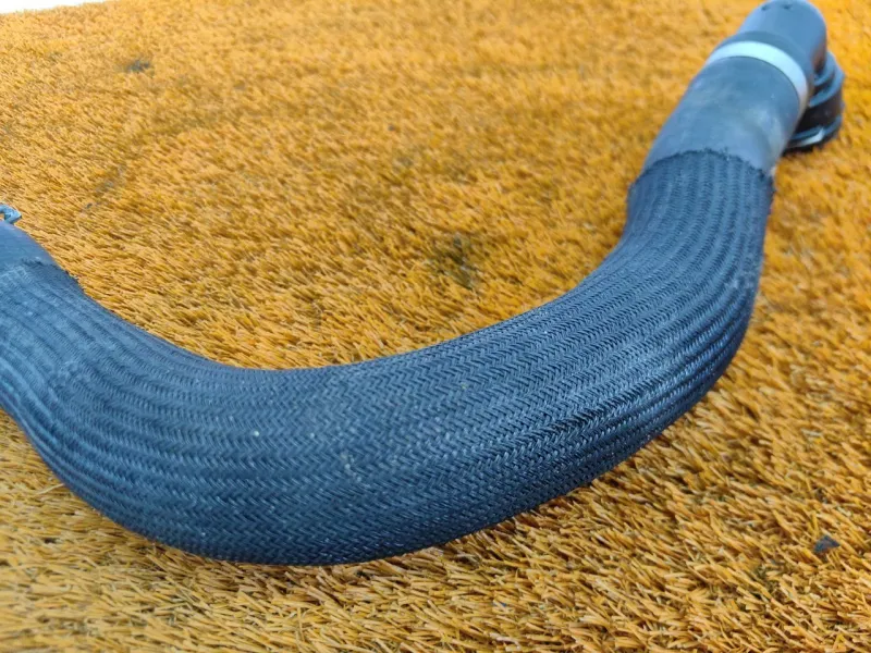 Патрубок радиатора