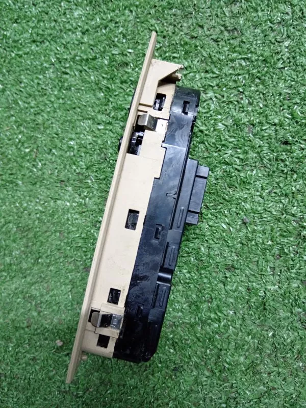 Блок управления стеклоподъемниками