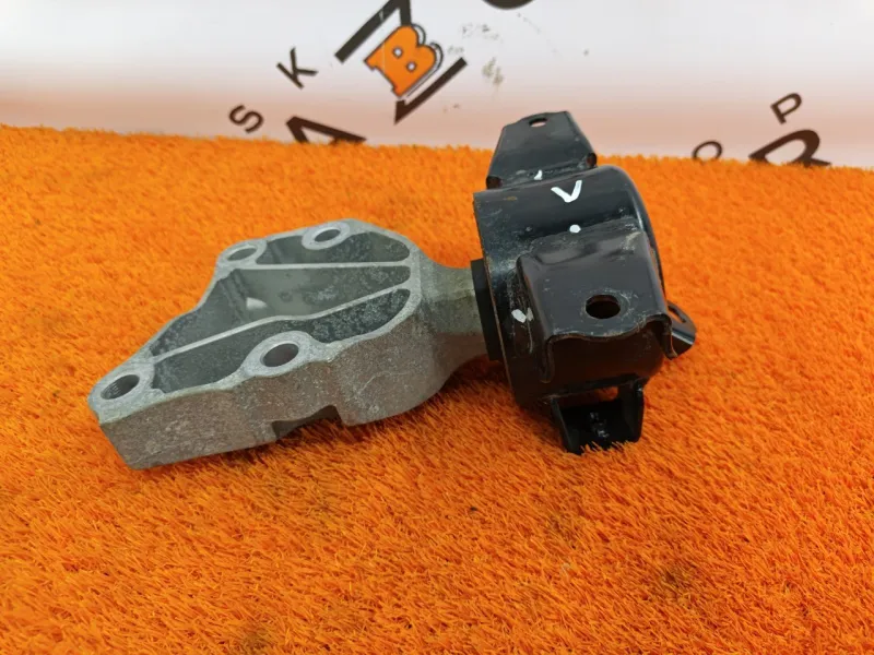 Опора двигателя