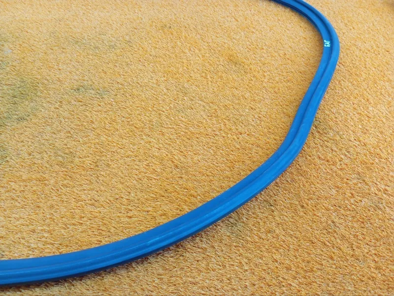 Уплотнитель багажника