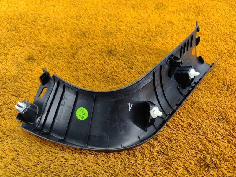 Накладка крышки багажника