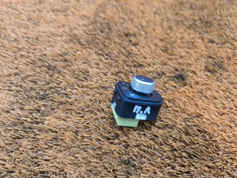 Блок управления зеркалами