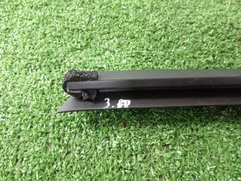 Уплотнитель стекла двери