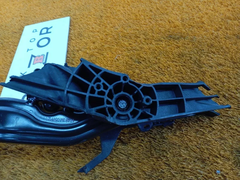 Педаль тормоза