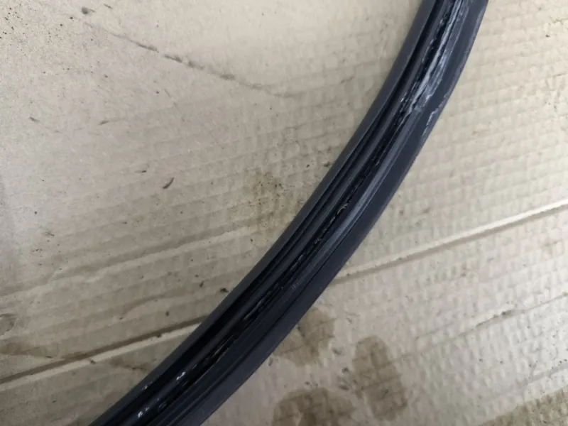 Уплотнитель багажника