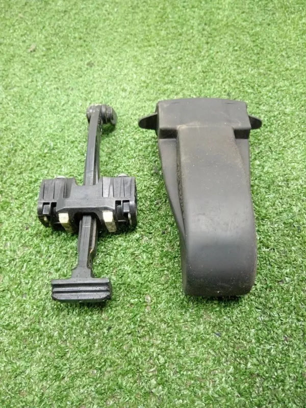 Ограничитель двери