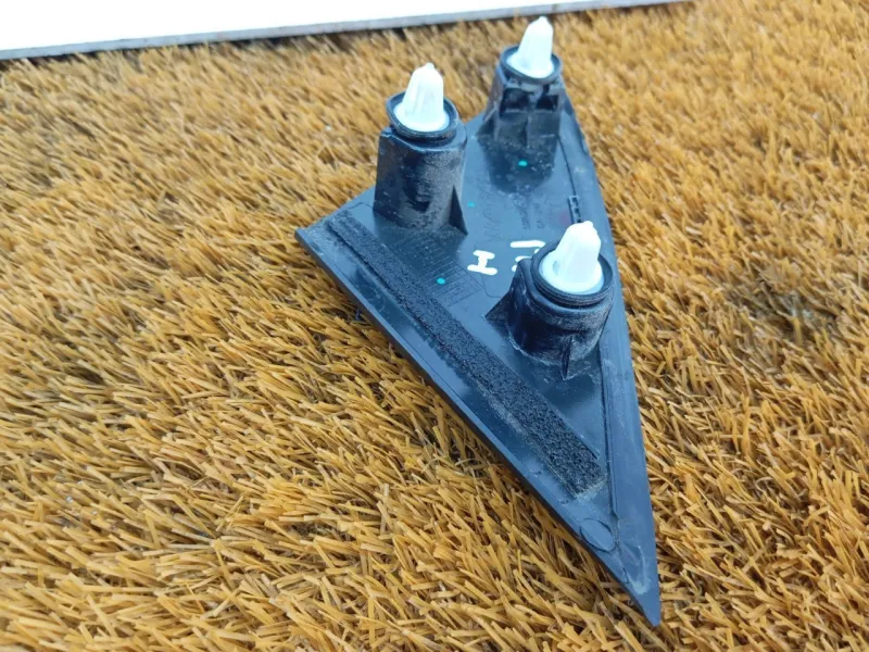 Уголок двери