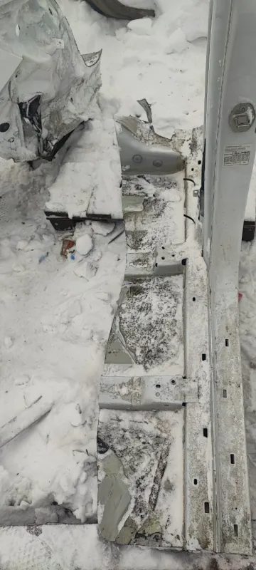 Порог с центральной стойкой