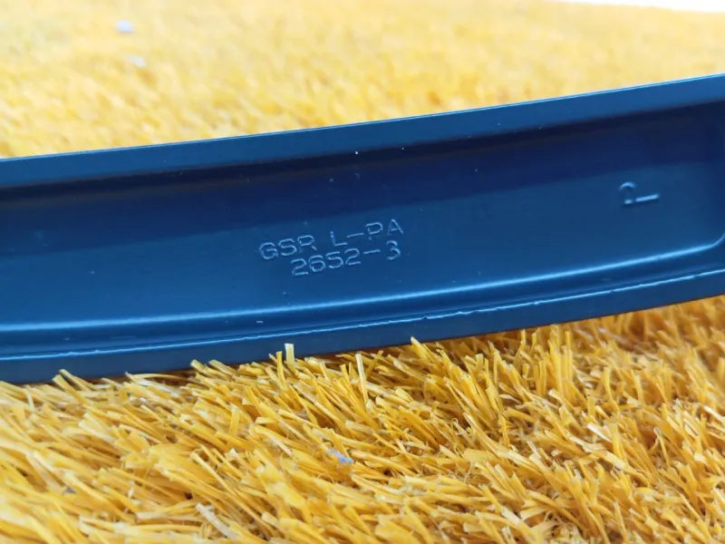 поводок стеклоочистителя