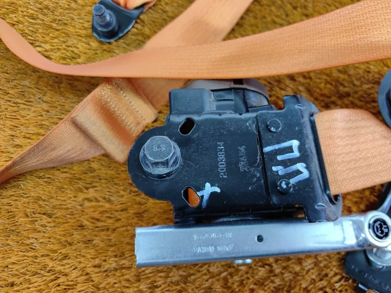 Ремень безопасности