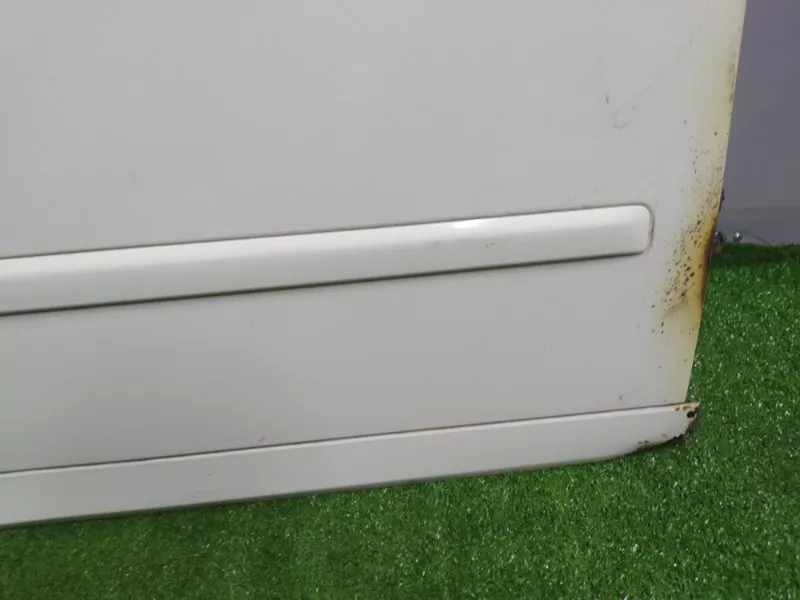 Дверь Audi A4 2005 8E0831052J B7, передняя правая