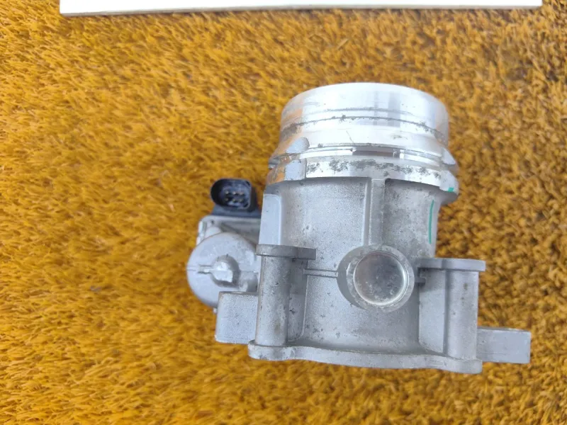 Дроссельная заслонка