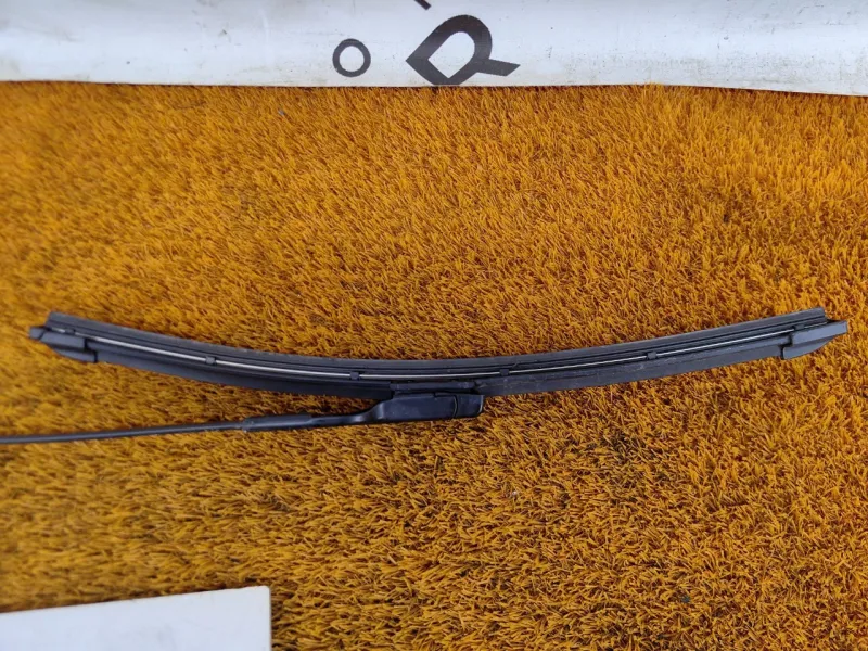 Поводок стеклоочистителя лобового стекла