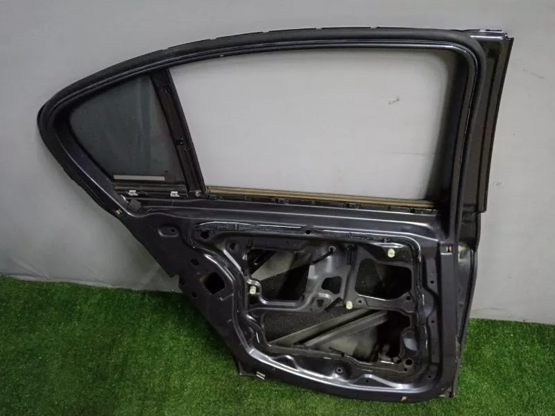 Дверь BMW 3-Series 2005 41007203647 E90, задняя левая