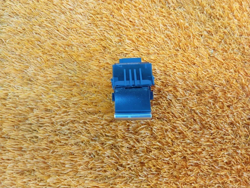 Кнопка стояночного тормоза