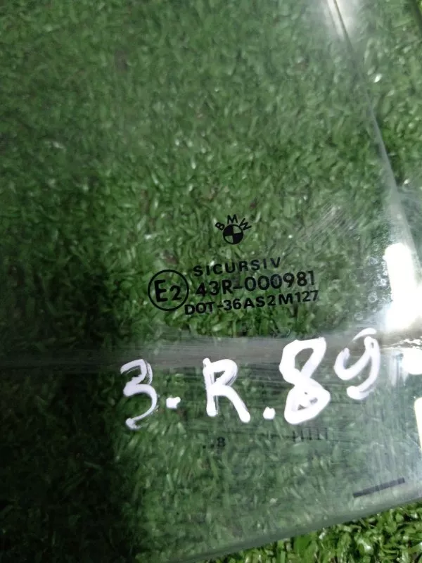 Стекло двери BMW 3-Series 1998 51347008060 E46, заднее правое