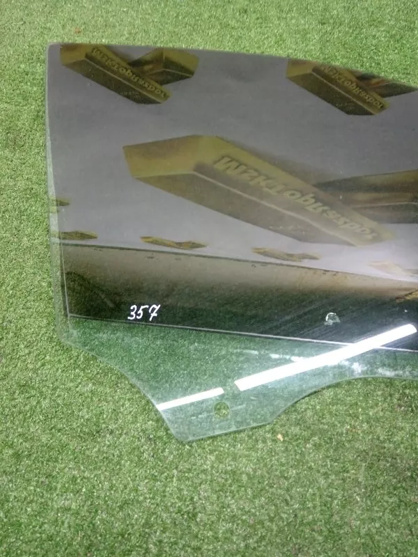 Стекло двери BMW X5 2007 51337137014 E70, переднее правое