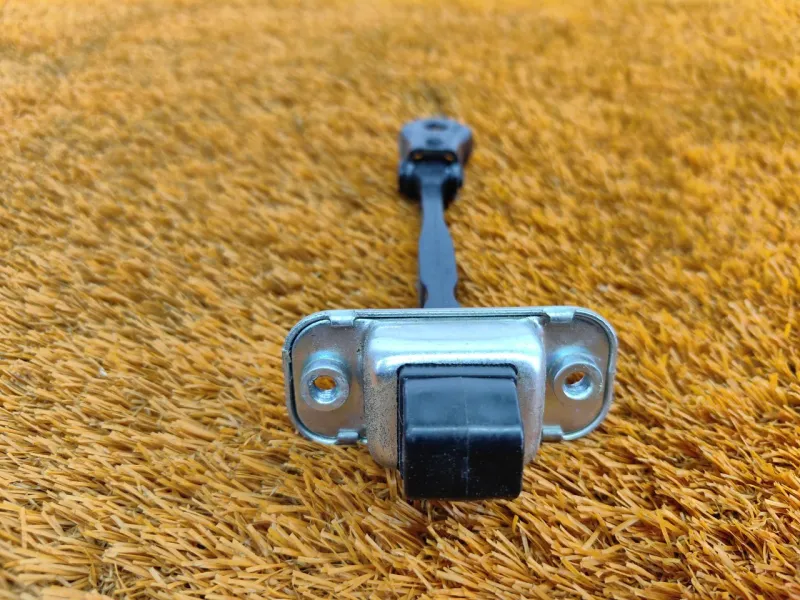 Ограничитель двери