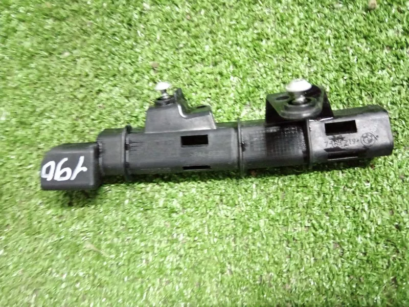 Направляющая стекла двери