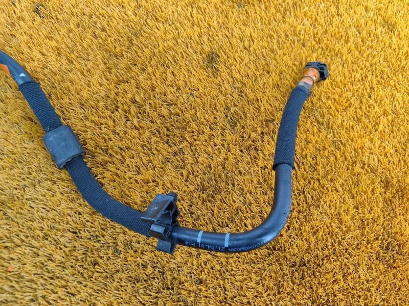 Трубка топливная