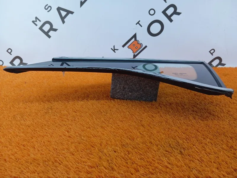 Форточка задняя