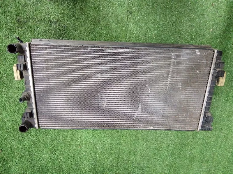 Радиатор двигателя