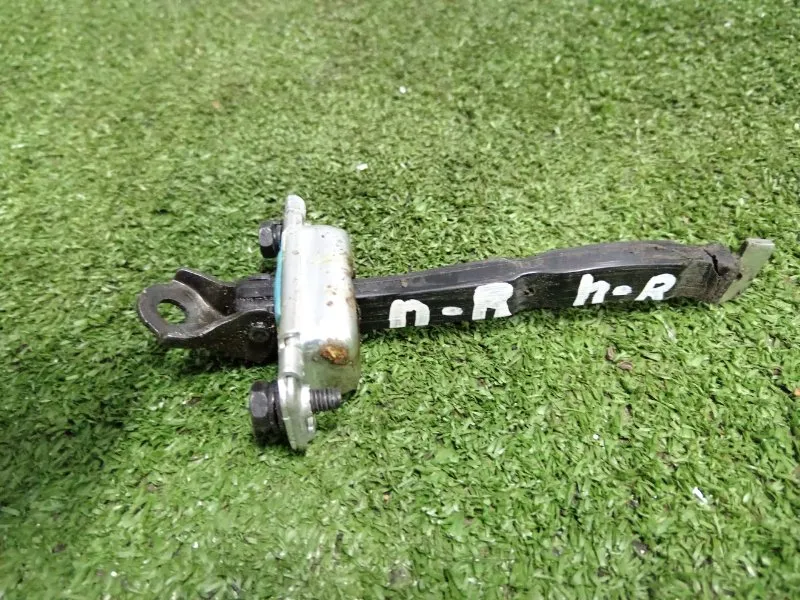 Ограничитель двери