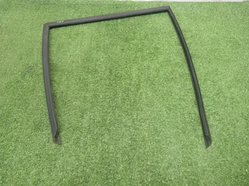 Уплотнитель стекла двери