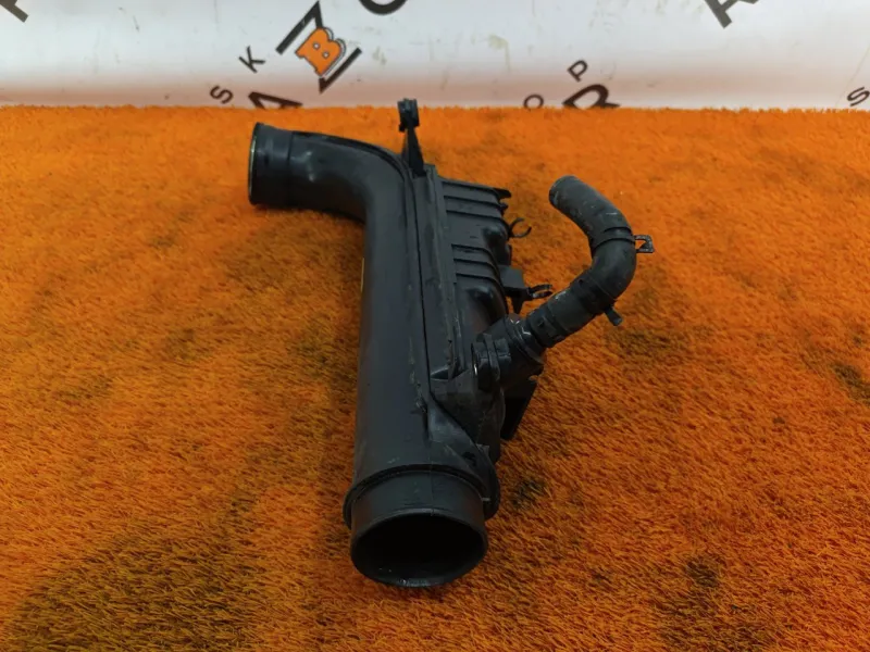 Патрубок воздушного фильтра