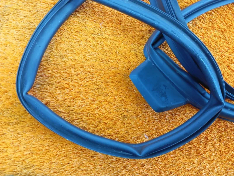 Уплотнитель двери