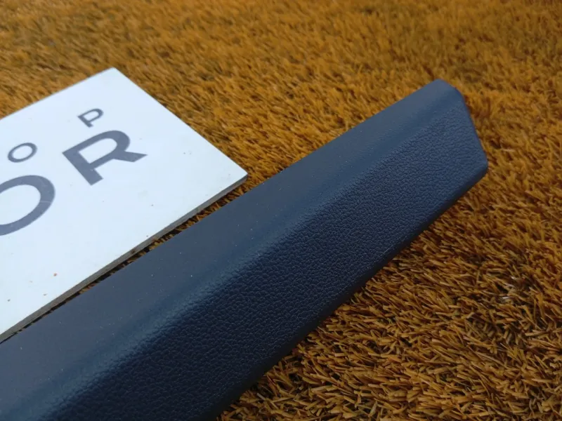 Накладка крышки багажника